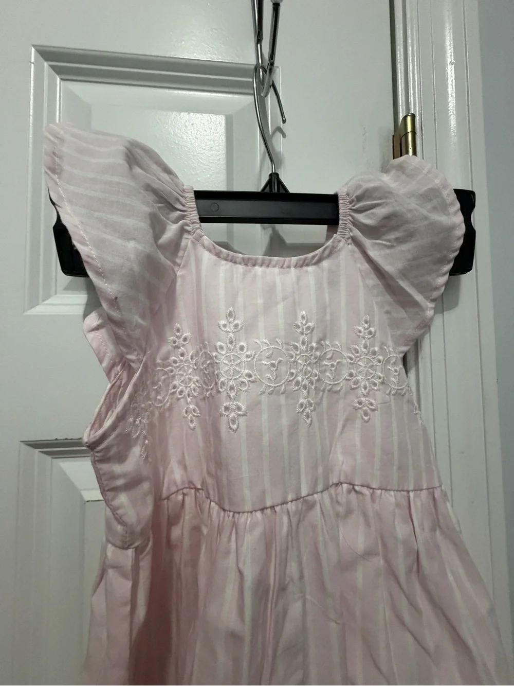 GAP Light Pink /white stripe Eyelet Flutter Dress size 4/5